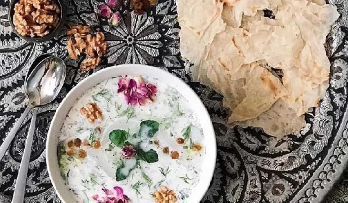 طرز تهیه آب دوغ خیار بدون خامه